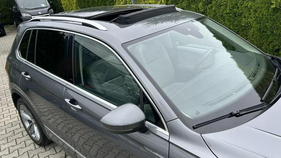 VOLKSWAGEN Tiguan -