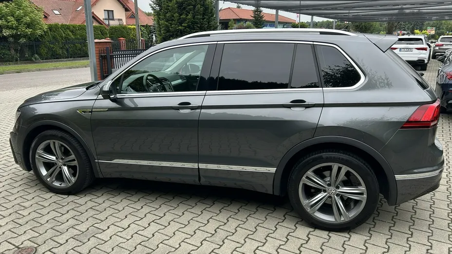 VOLKSWAGEN Tiguan -