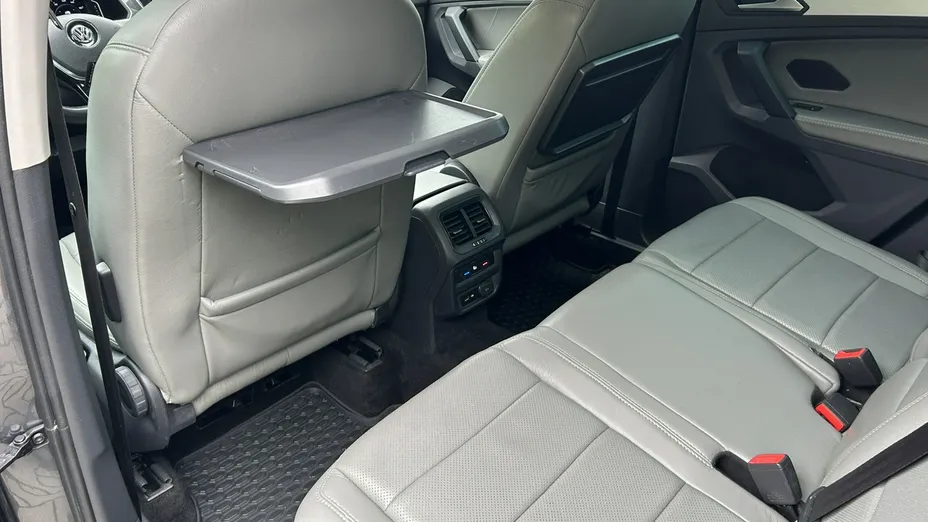 VOLKSWAGEN Tiguan -