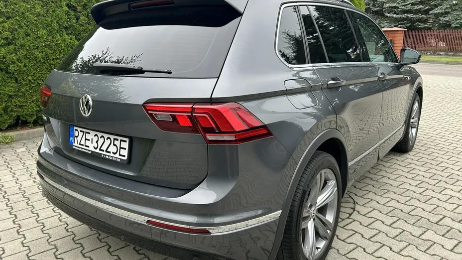 VOLKSWAGEN Tiguan -
