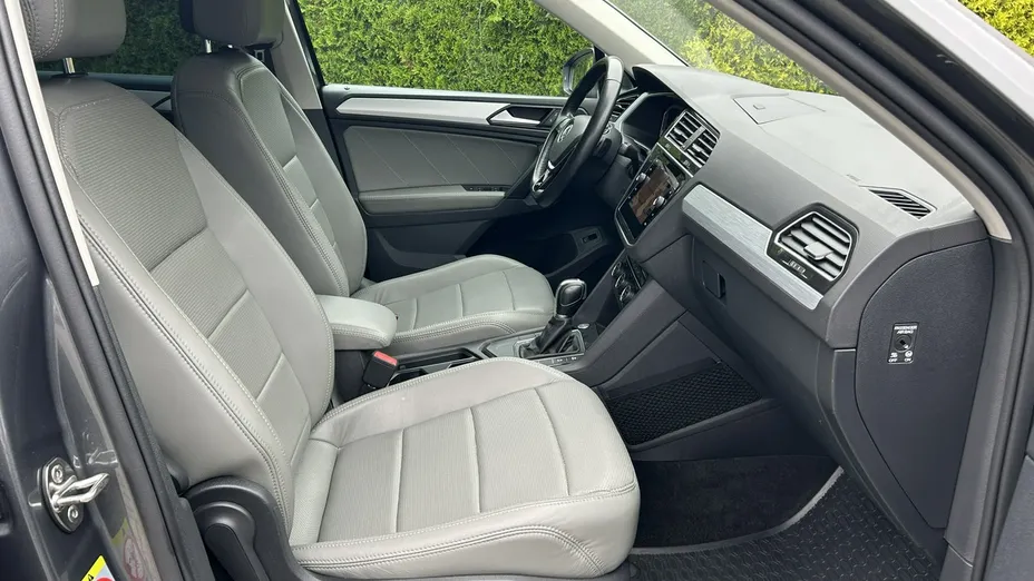 VOLKSWAGEN Tiguan -