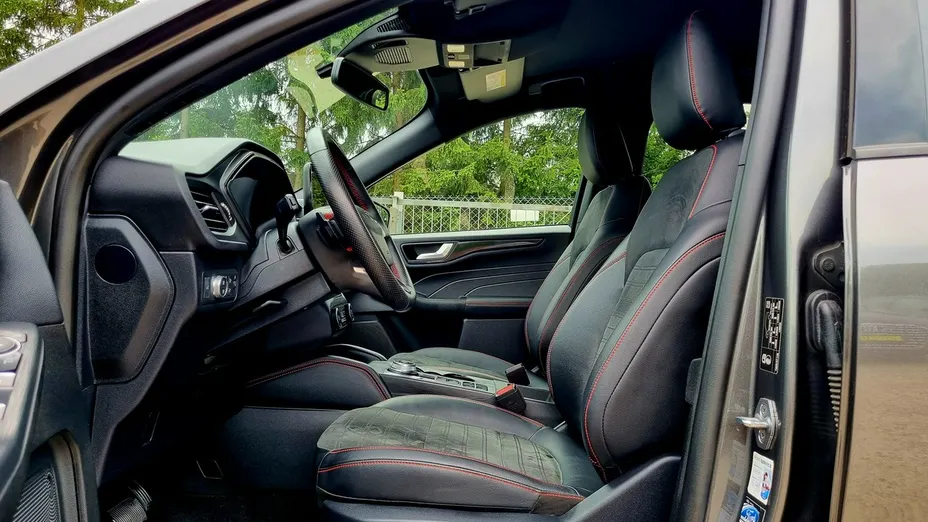 FORD Kuga -