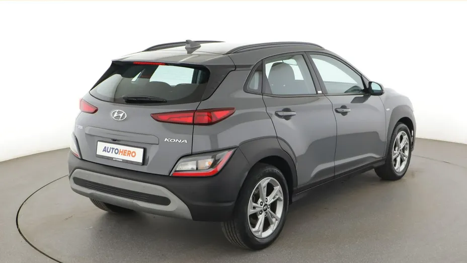 HYUNDAI Kona -