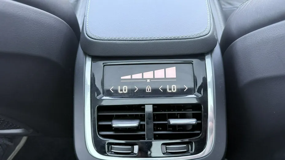 VOLVO XC90 -