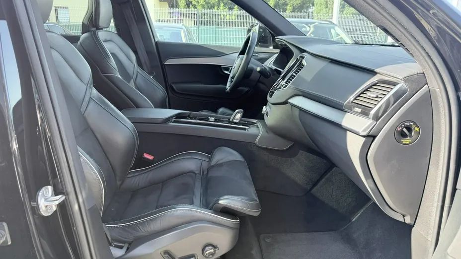 VOLVO XC90 -