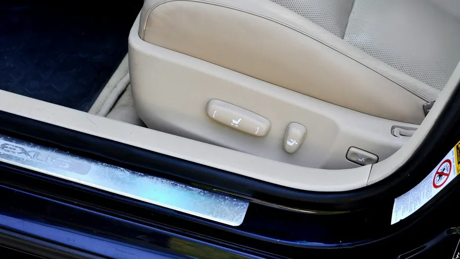 LEXUS GS -