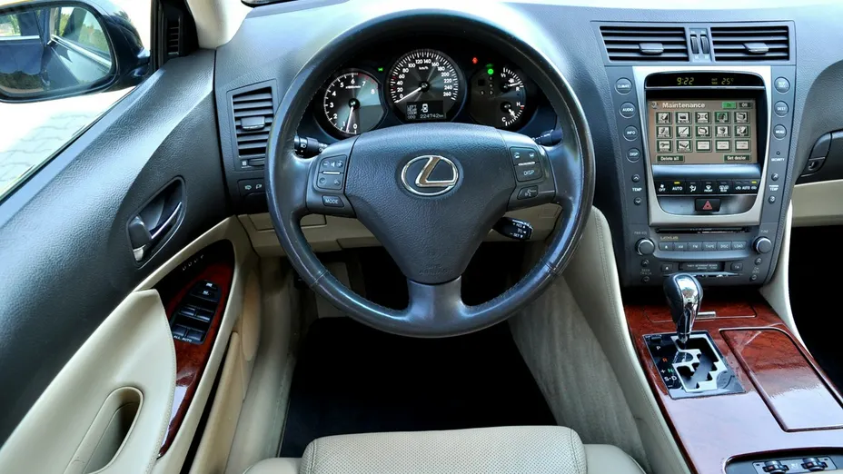 LEXUS GS -
