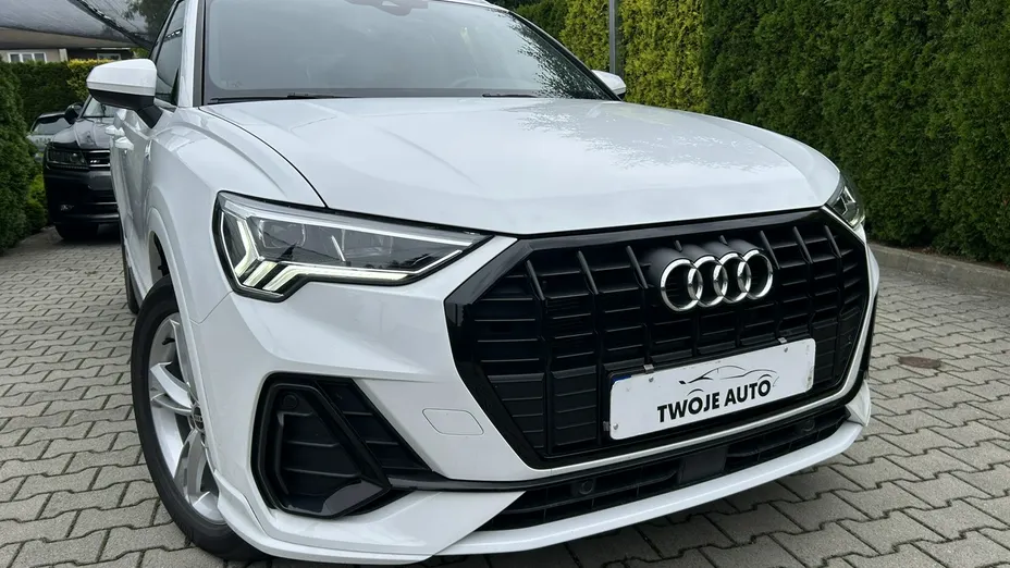 AUDI Q3 -