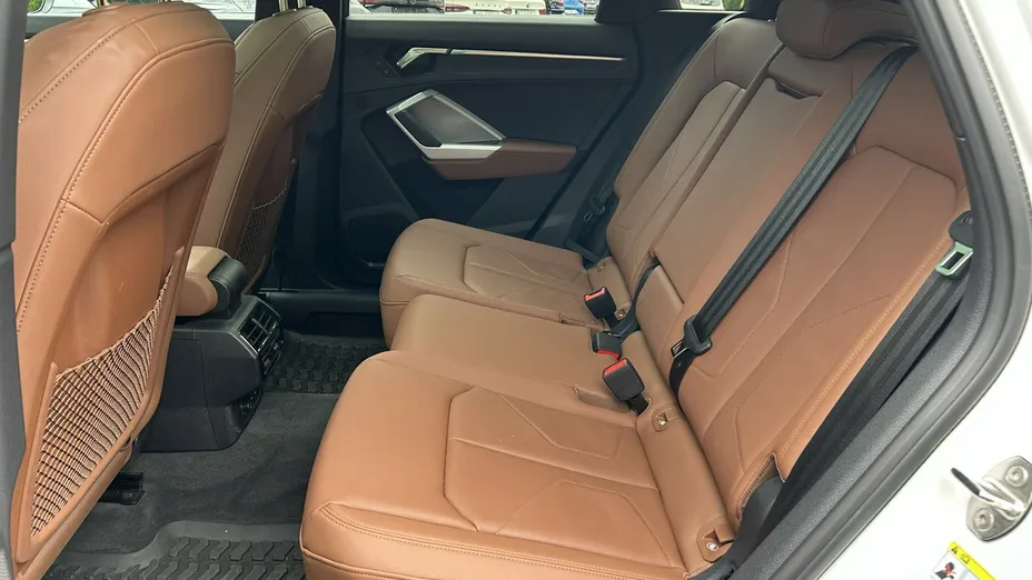 AUDI Q3 -