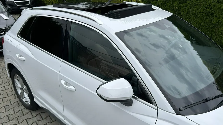 AUDI Q3 -