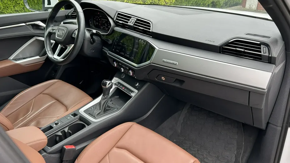 AUDI Q3 -