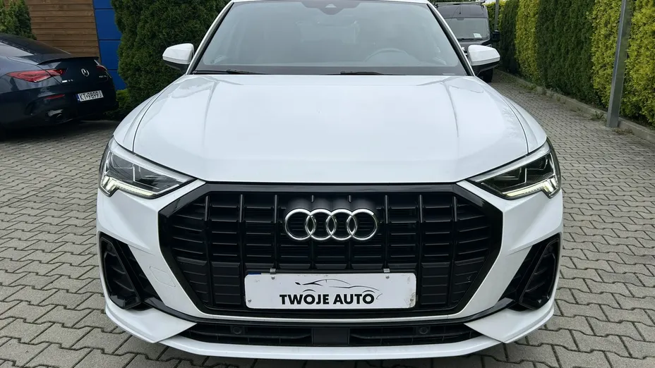 AUDI Q3 -