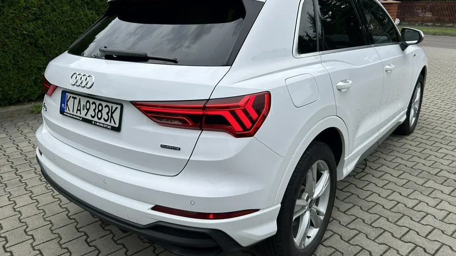 AUDI Q3 -