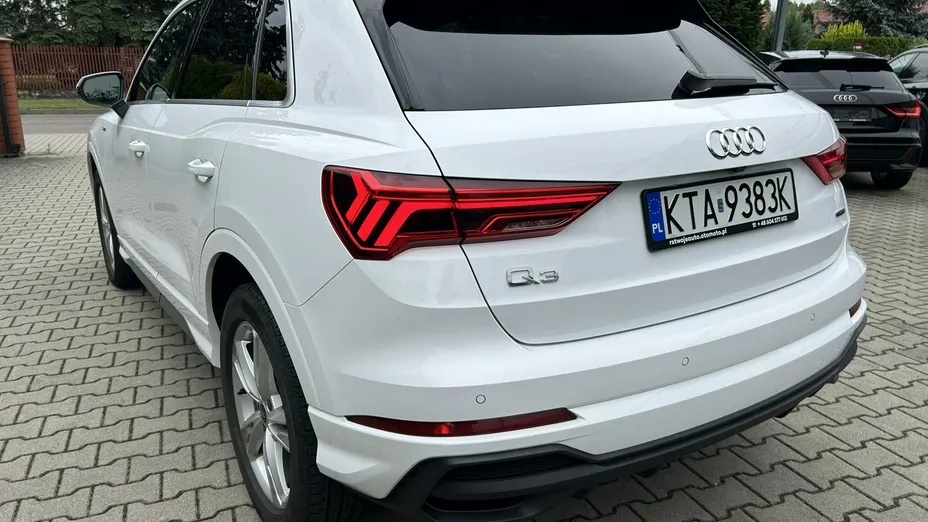 AUDI Q3 -