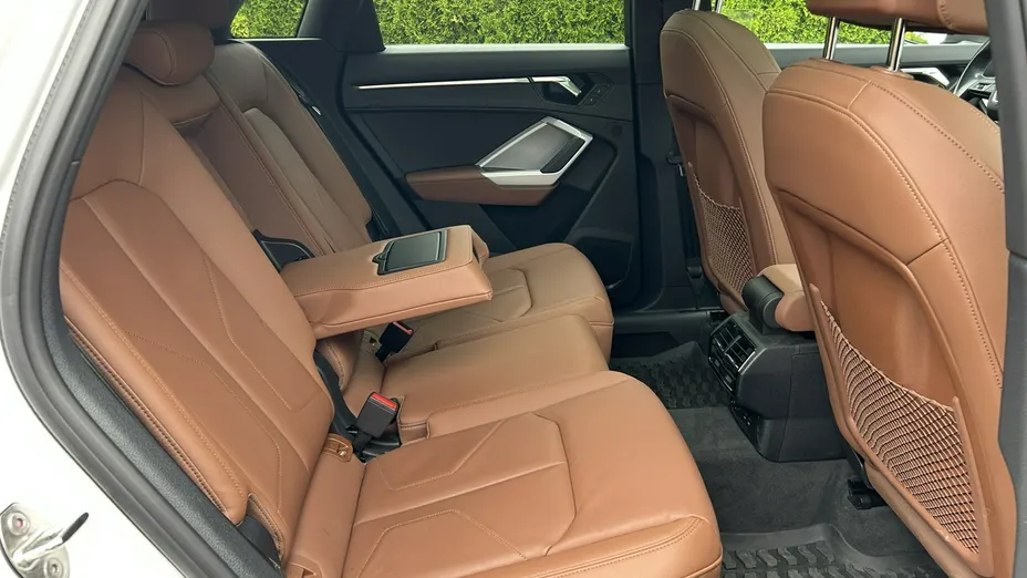 AUDI Q3 -