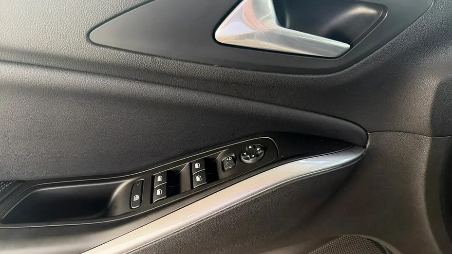 OPEL Grandland X -