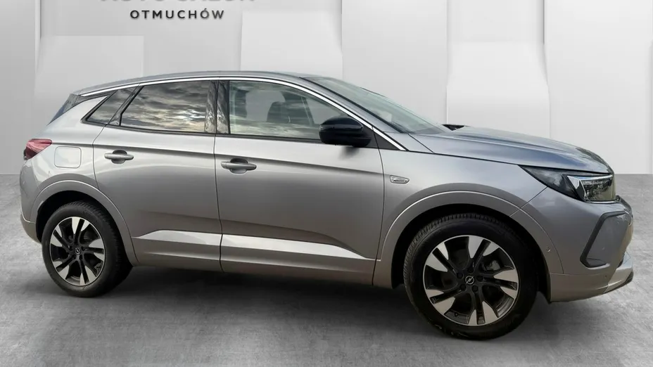 OPEL Grandland X -