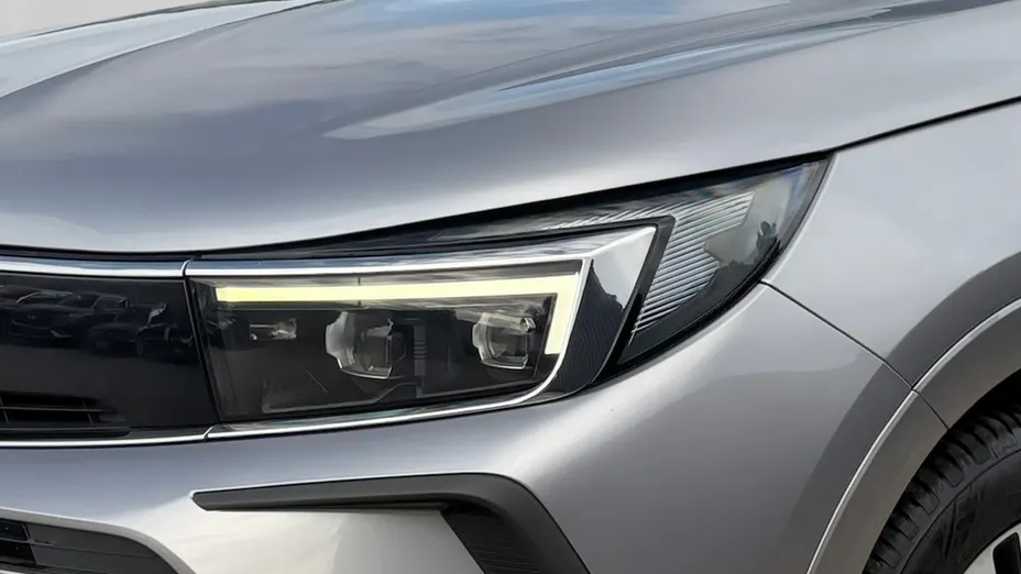 OPEL Grandland X -