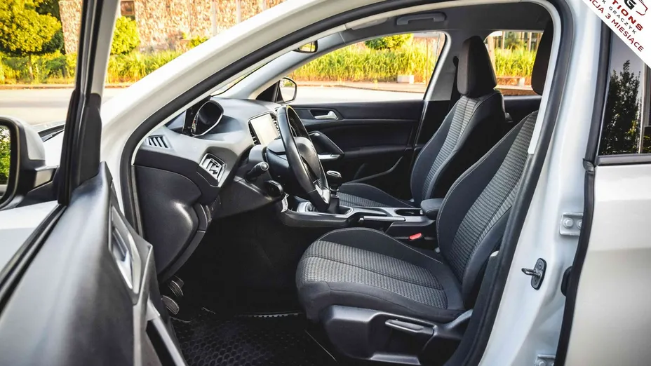 PEUGEOT 308 -