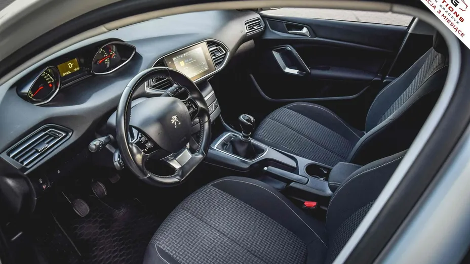 PEUGEOT 308 -