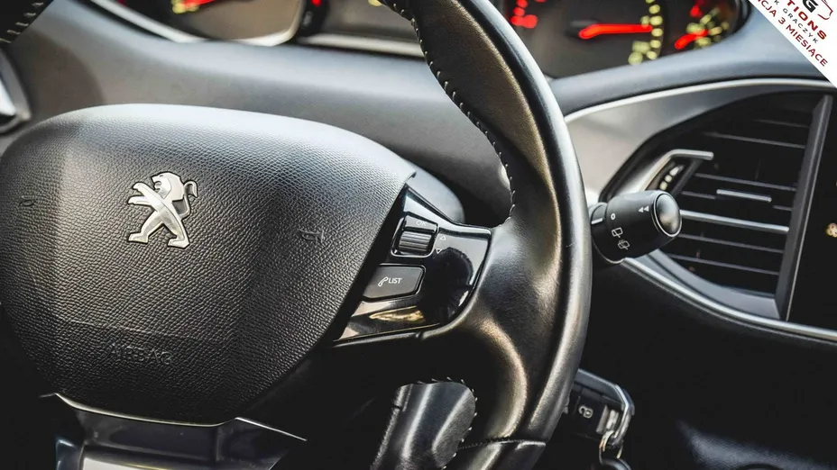PEUGEOT 308 -