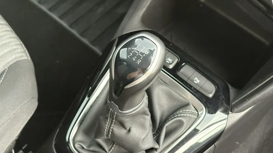 OPEL Corsa -