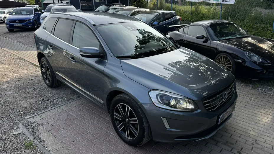 VOLVO XC60 -