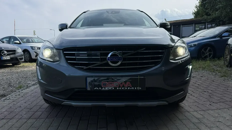 VOLVO XC60 -