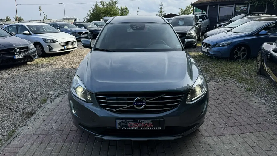 VOLVO XC60 -
