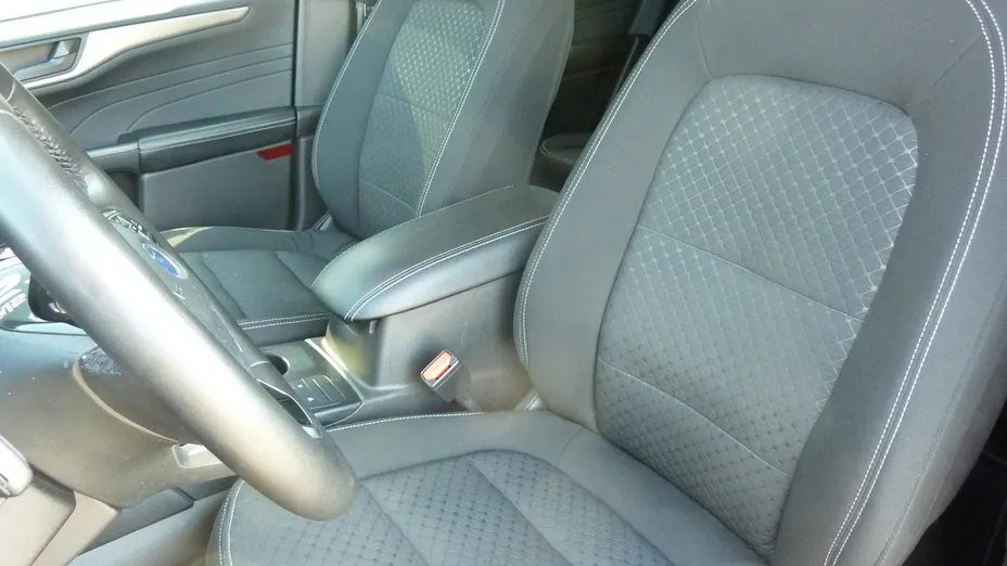 FORD Escape -