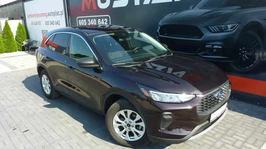 FORD Escape -