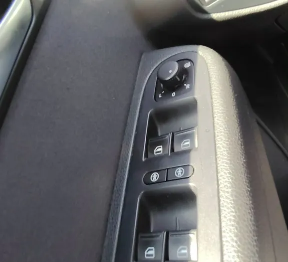VOLKSWAGEN Sharan -