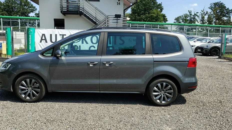 VOLKSWAGEN Sharan -