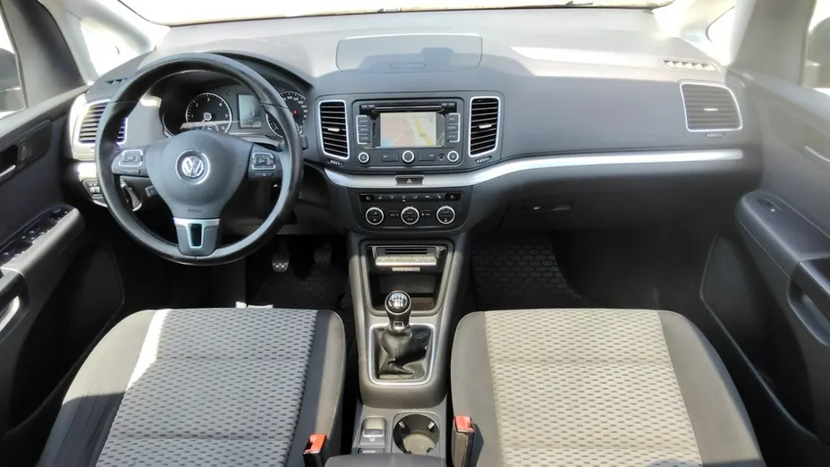 VOLKSWAGEN Sharan -