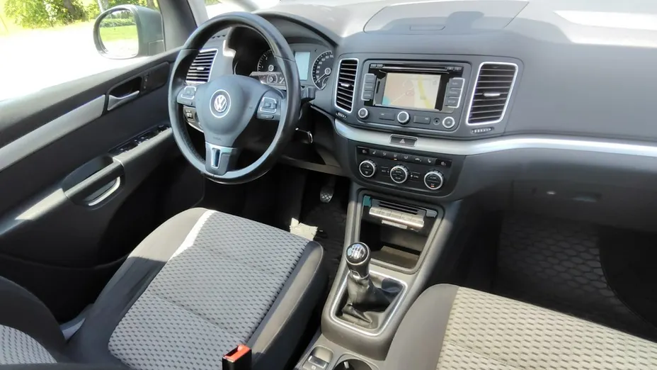 VOLKSWAGEN Sharan -