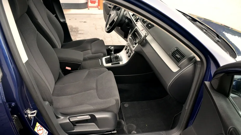 VOLKSWAGEN Passat -