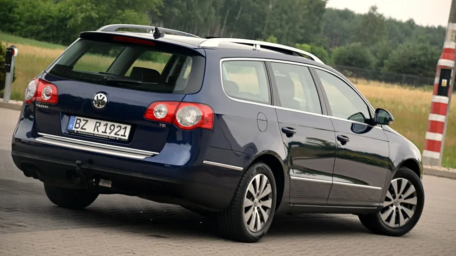 VOLKSWAGEN Passat -
