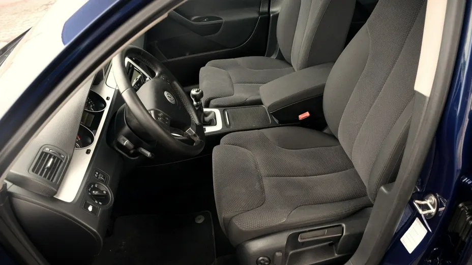 VOLKSWAGEN Passat -