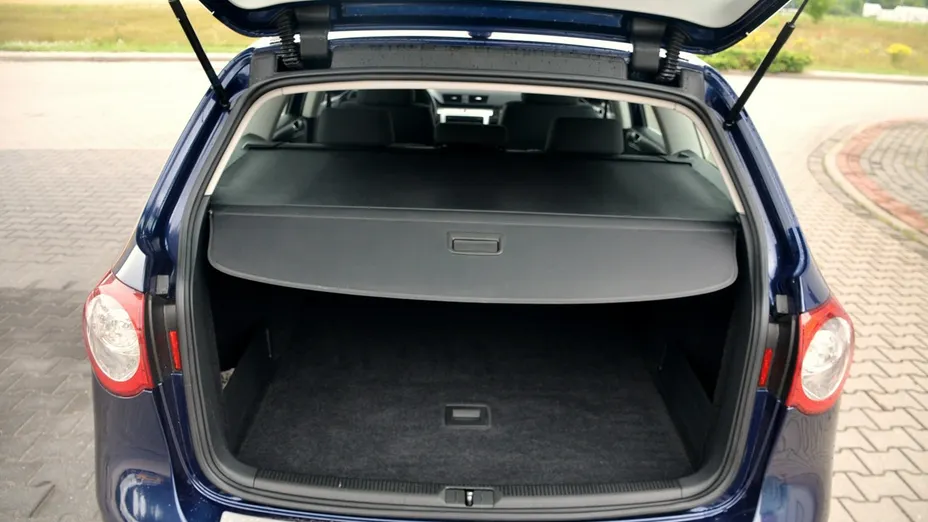 VOLKSWAGEN Passat -