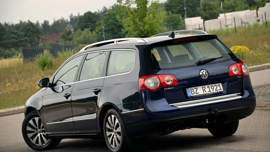 VOLKSWAGEN Passat -