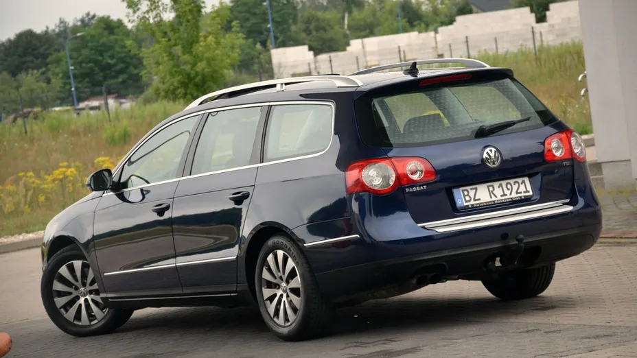 VOLKSWAGEN Passat -