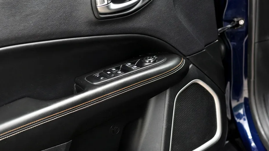 JEEP Compass -