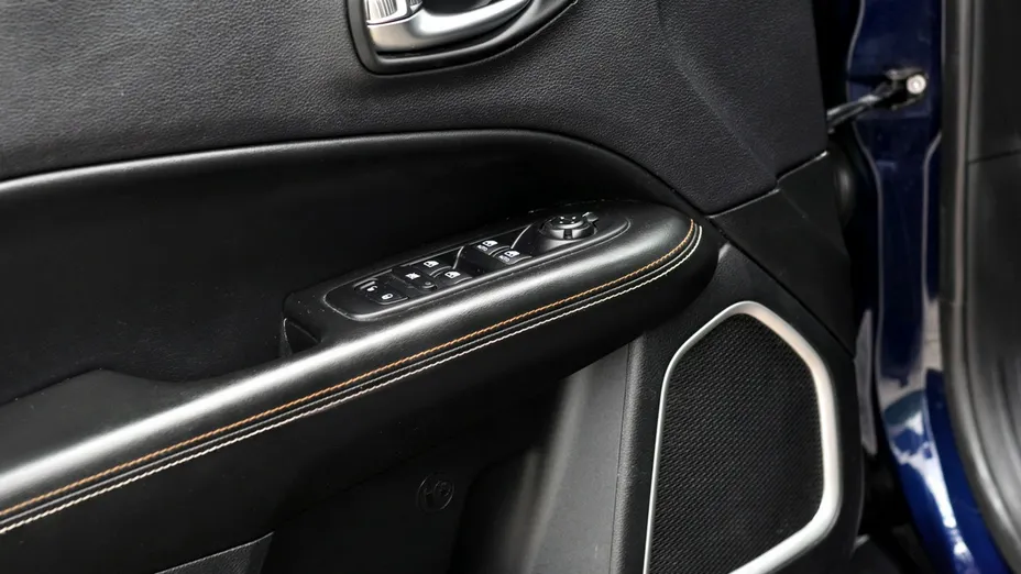 JEEP Compass -