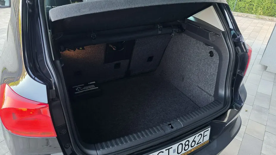 VOLKSWAGEN Tiguan -