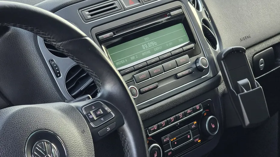 VOLKSWAGEN Tiguan -