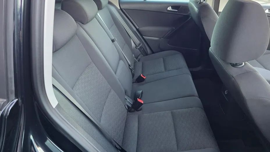 VOLKSWAGEN Tiguan -
