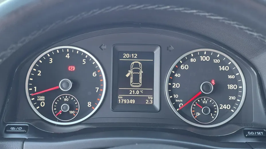 VOLKSWAGEN Tiguan -