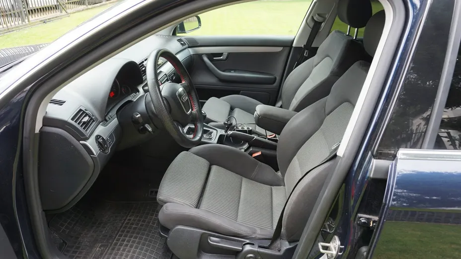 AUDI A4 -