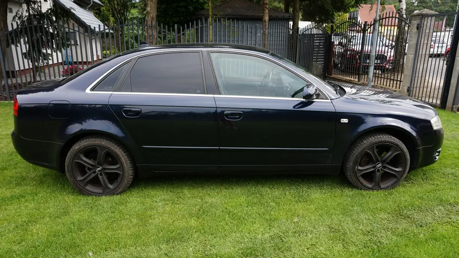 AUDI A4 -