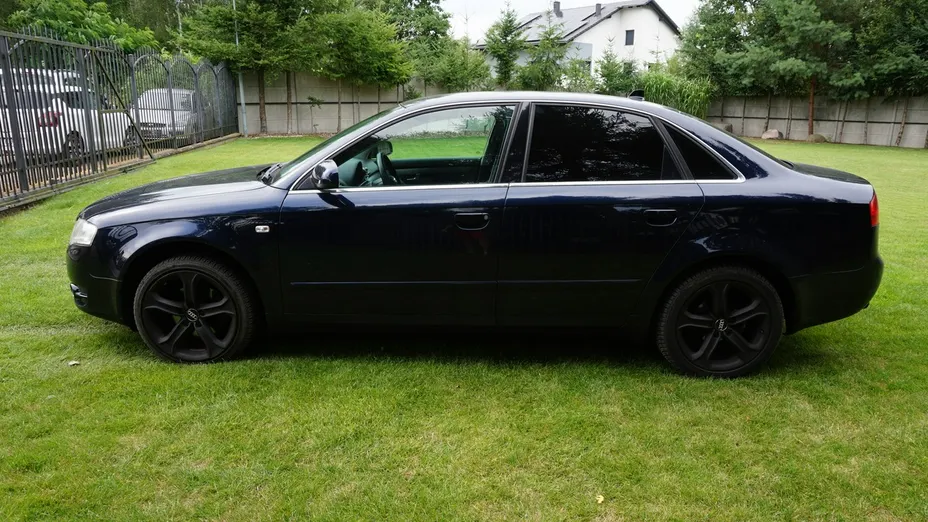 AUDI A4 -